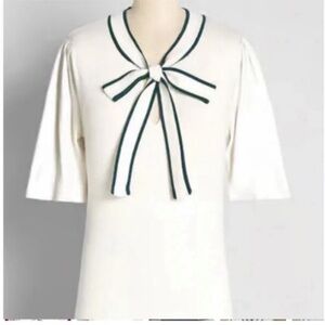 New ModCloth Ivory Bow Sweater